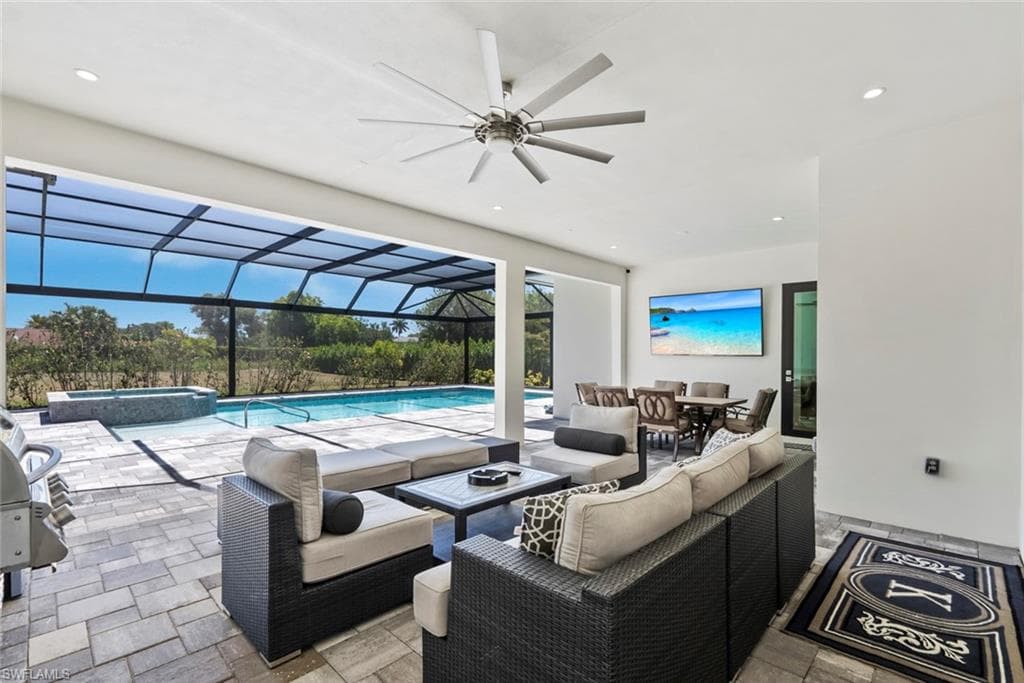 9974 Winterview Dr, Naples, FL 34109-2