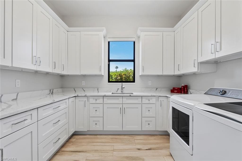 9974 Winterview Dr, Naples, FL 34109-39