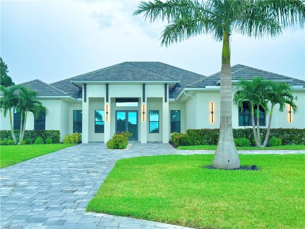 9974 Winterview Dr, Naples, FL 34109-41