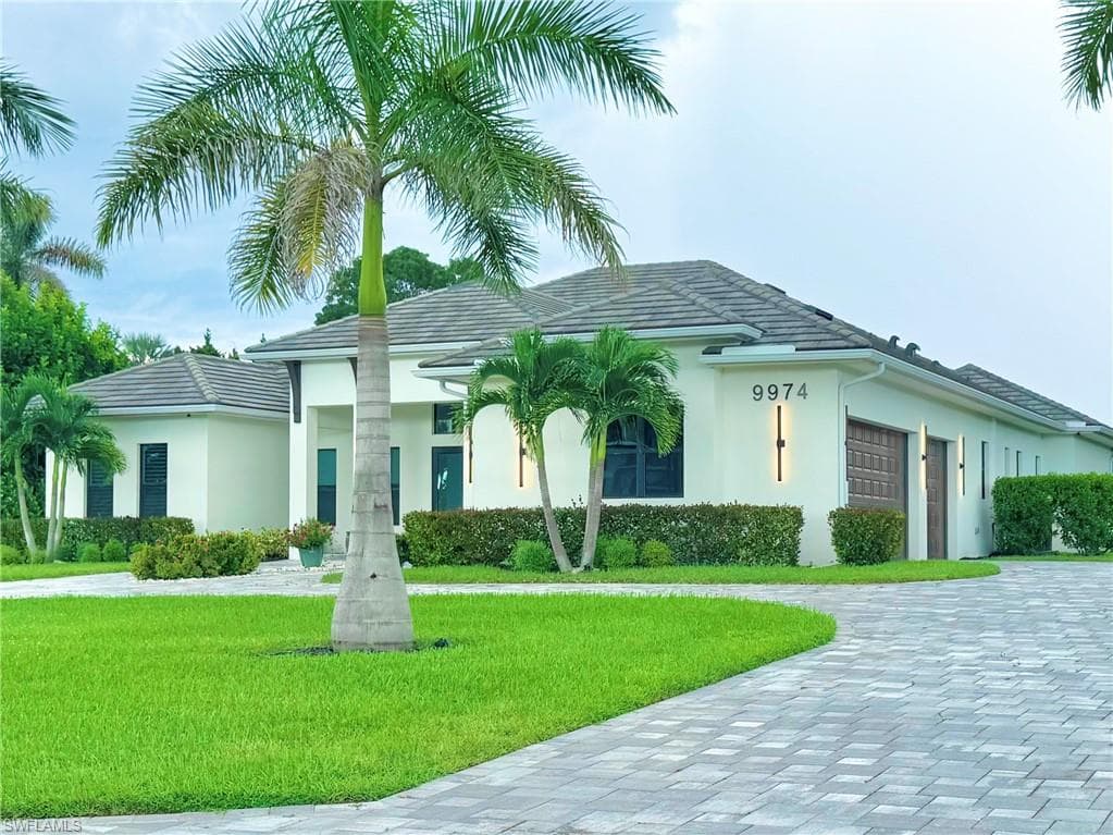 9974 Winterview Dr, Naples, FL 34109-42