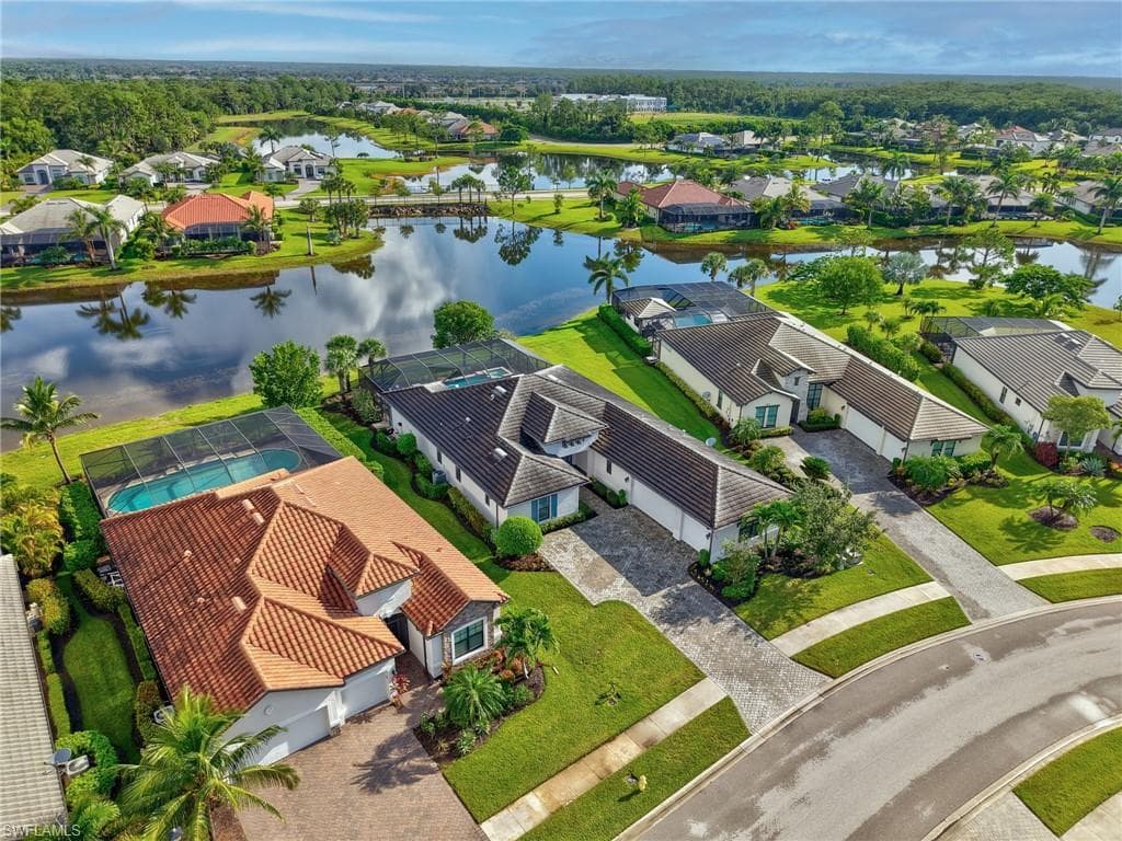 2079 Antigua Ln N, Naples, FL 34120-1