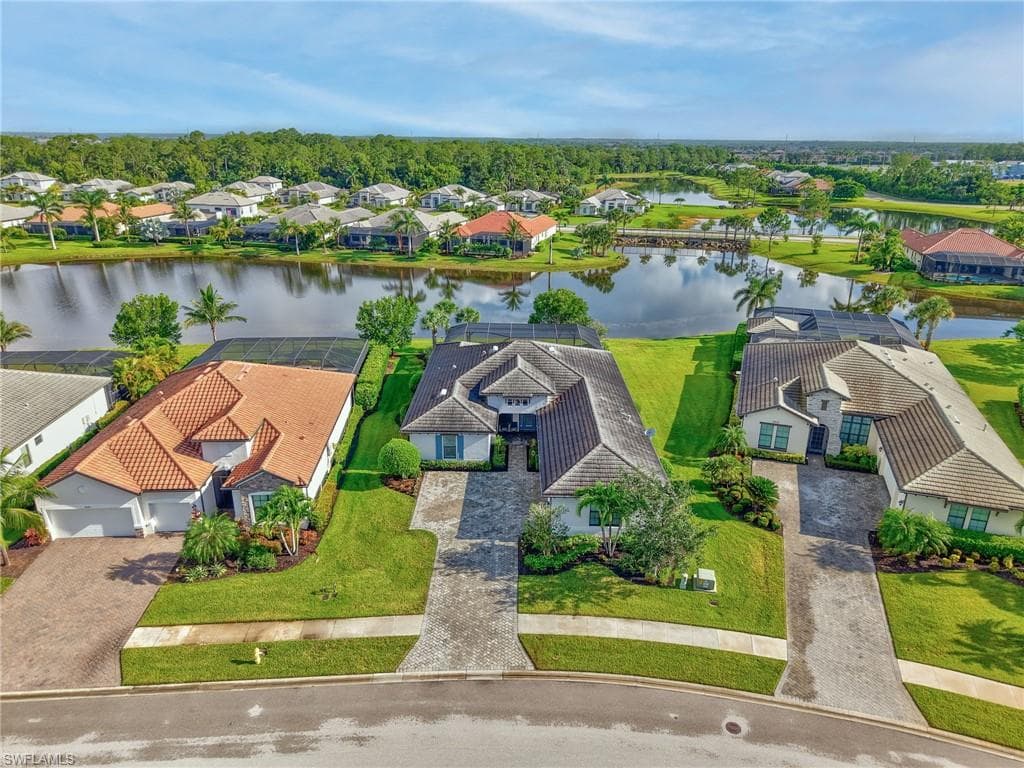 2079 Antigua Ln N, Naples, FL 34120-5