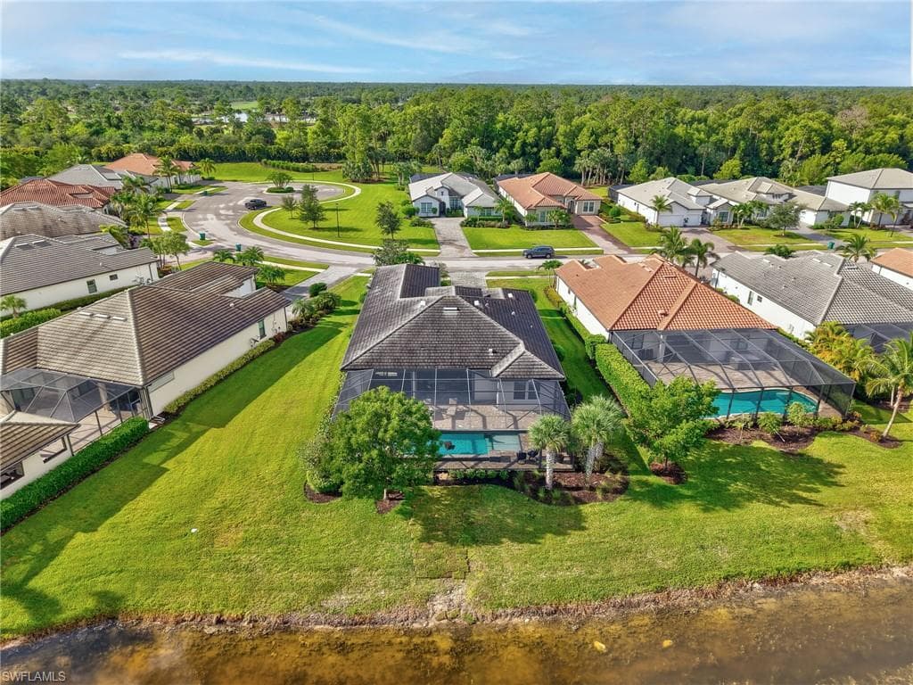 2079 Antigua Ln N, Naples, FL 34120-6
