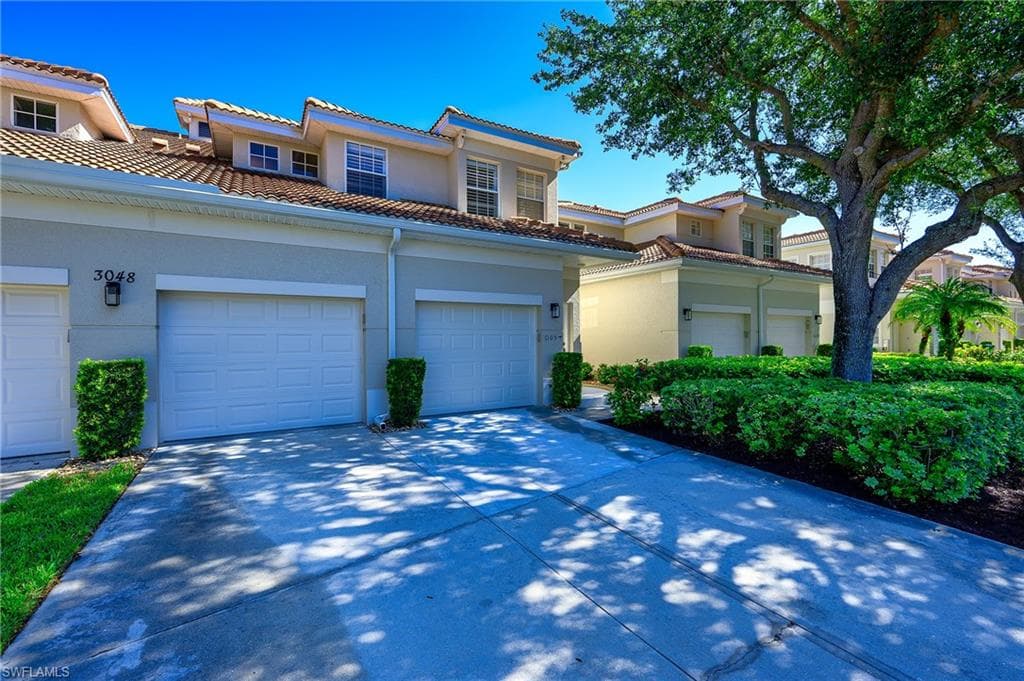3048 Horizon Ln 1106, Naples, FL 34109-3