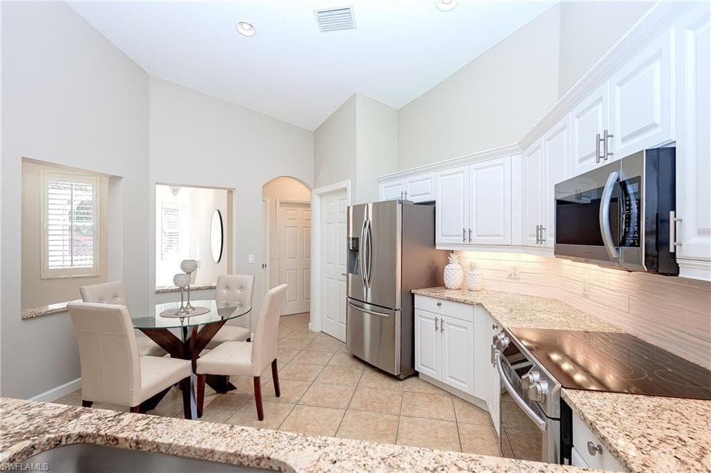 3048 Horizon Ln 1106, Naples, FL 34109-5