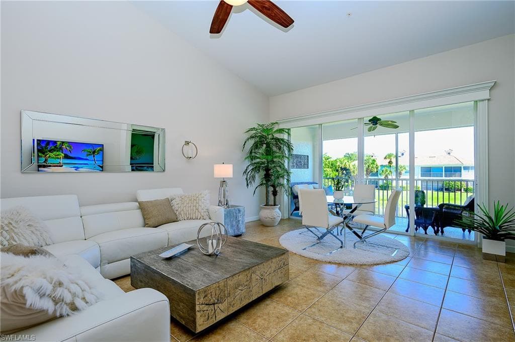 3048 Horizon Ln 1106, Naples, FL 34109-8