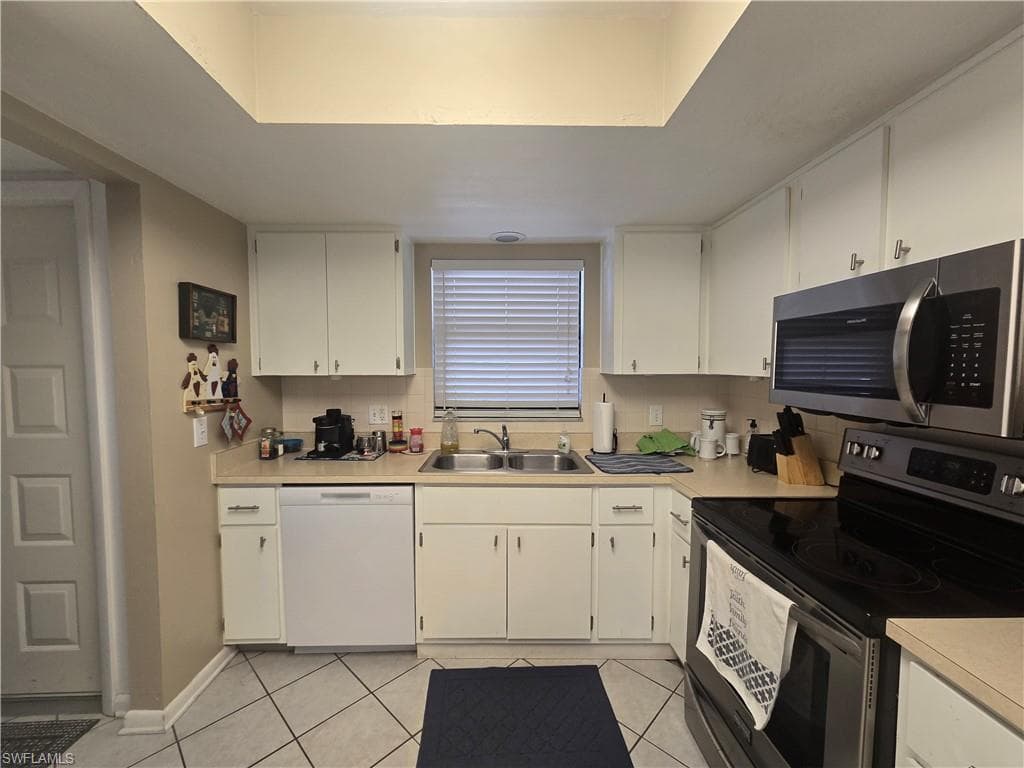 4955 Pepper Cir B105, Naples, FL 34113-8