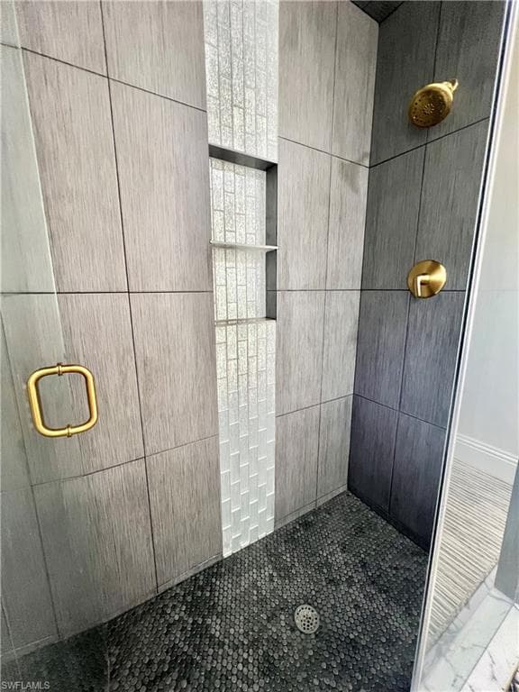 2499 River Reach Dr, Naples, FL 34104-22