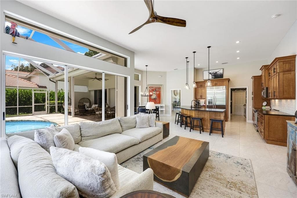 7998 Beaumont Ct, Naples, FL 34109-15