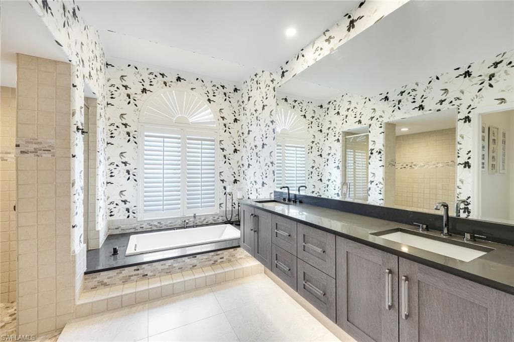 7998 Beaumont Ct, Naples, FL 34109-19