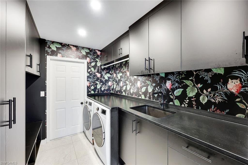 7998 Beaumont Ct, Naples, FL 34109-26