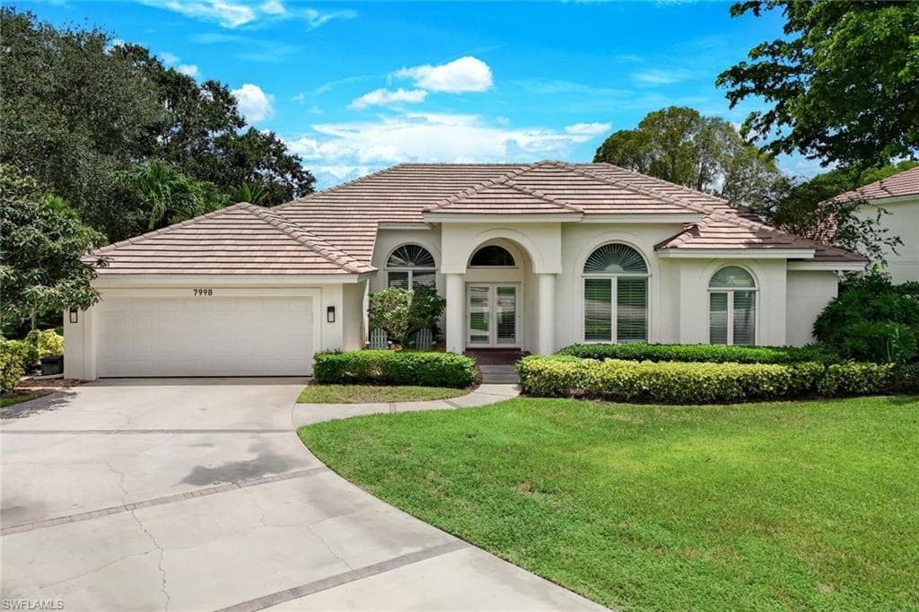 7998 Beaumont Ct, Naples, FL 34109-36