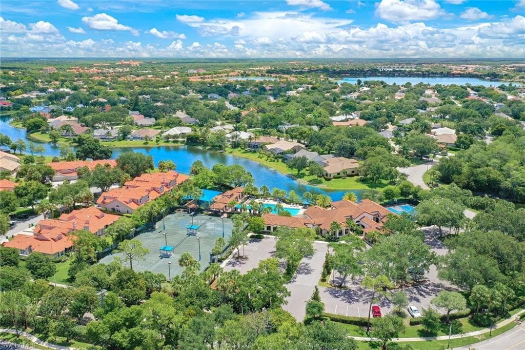 7998 Beaumont Ct, Naples, FL 34109-38