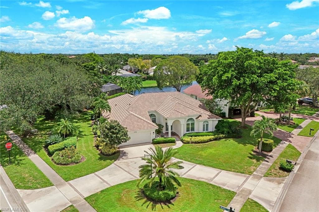 7998 Beaumont Ct, Naples, FL 34109-3