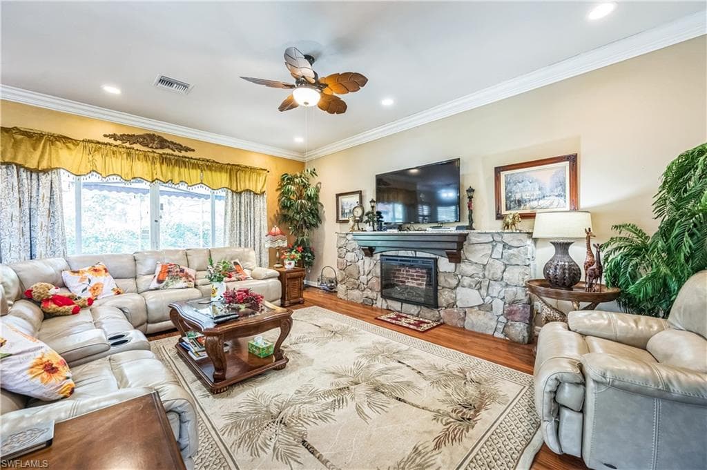 1841 Senegal Date Dr, Naples, FL 34119-15