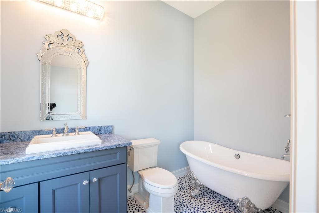 570 96th Ave N, Naples, FL 34108-17