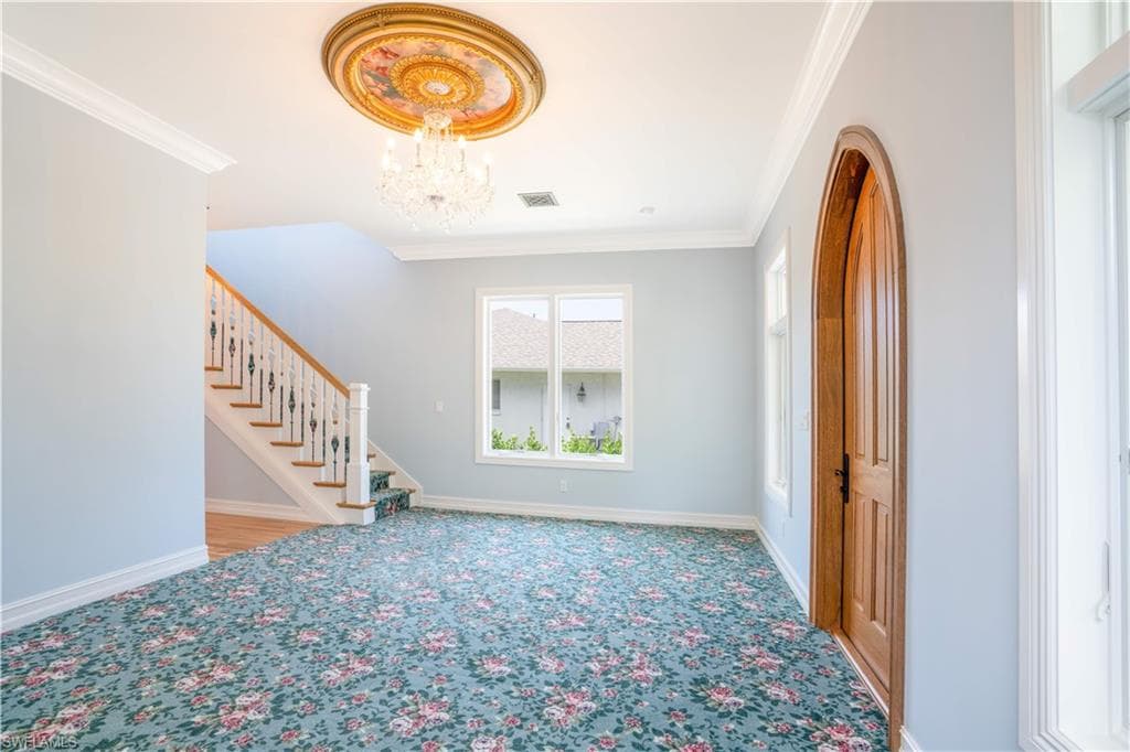 570 96th Ave N, Naples, FL 34108-7