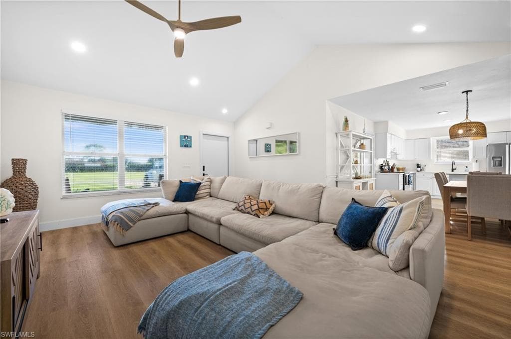 738 95th Ave N, Naples, FL 34108-15