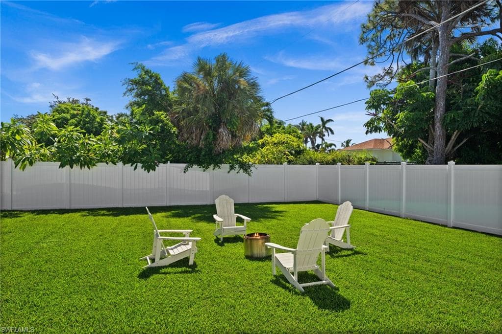 738 95th Ave N, Naples, FL 34108-28
