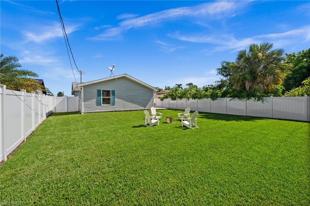 738 95th Ave N, Naples, FL 34108-29