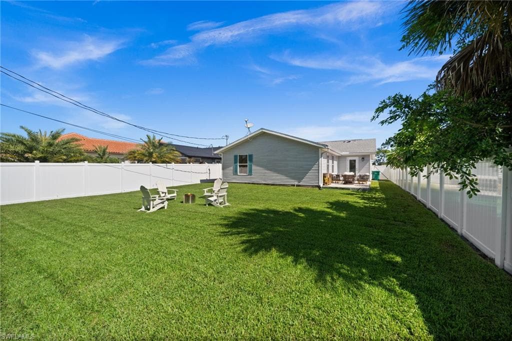 738 95th Ave N, Naples, FL 34108-30