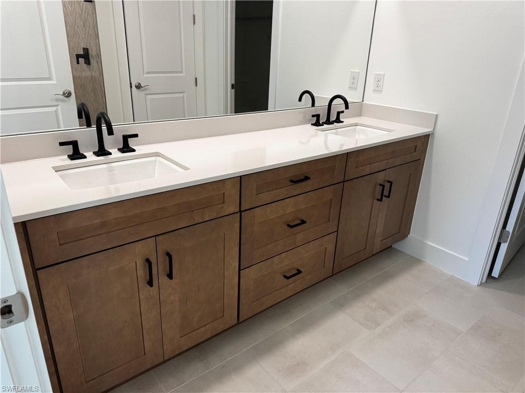 8877 Oceana Way, Naples, FL 34114-11