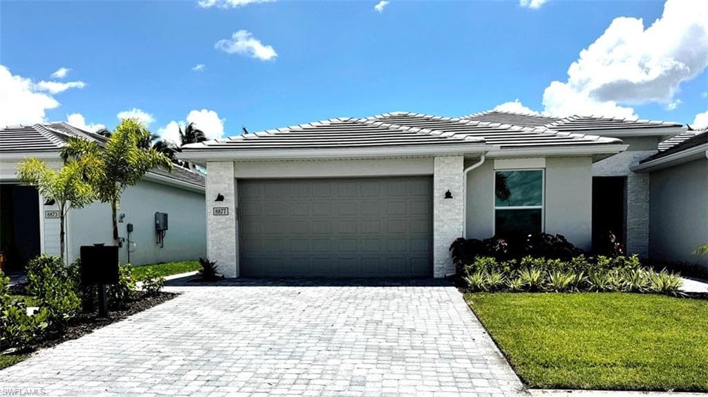 8877 Oceana Way, Naples, FL 34114-17