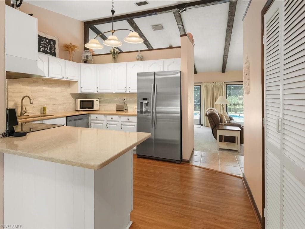 250 17th St NW, Naples, FL 34120-13