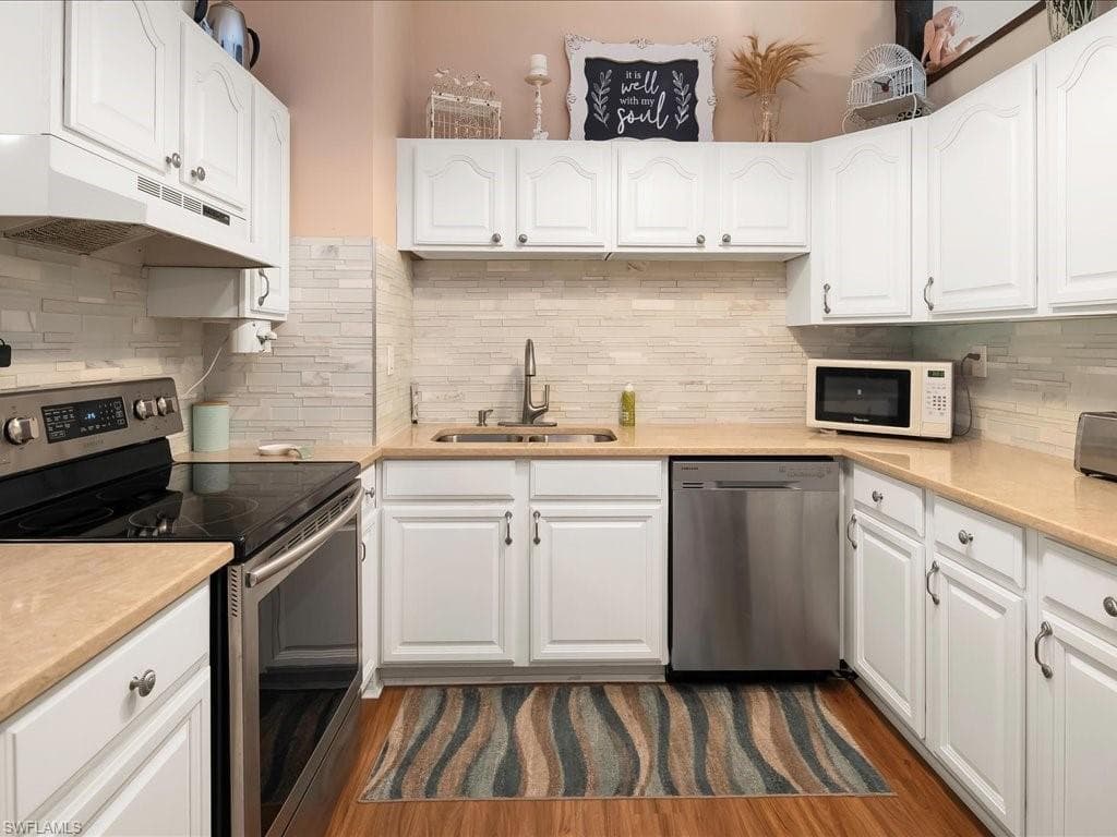 250 17th St NW, Naples, FL 34120-14