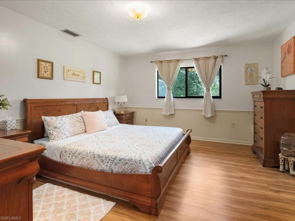 250 17th St NW, Naples, FL 34120-16