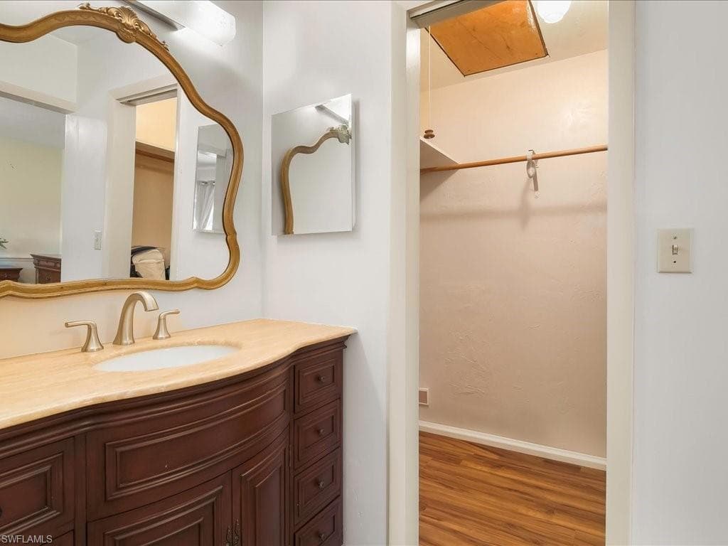 250 17th St NW, Naples, FL 34120-19