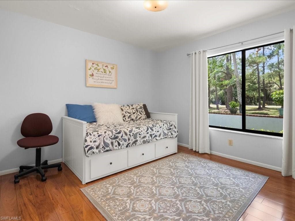 250 17th St NW, Naples, FL 34120-20