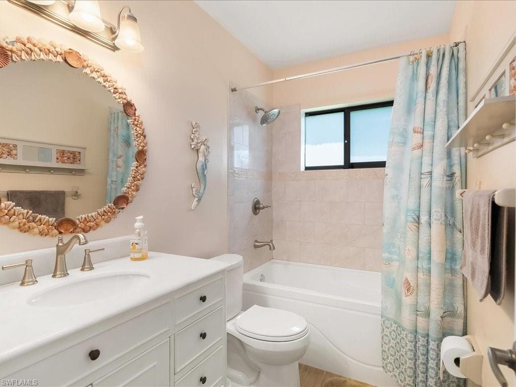 250 17th St NW, Naples, FL 34120-24