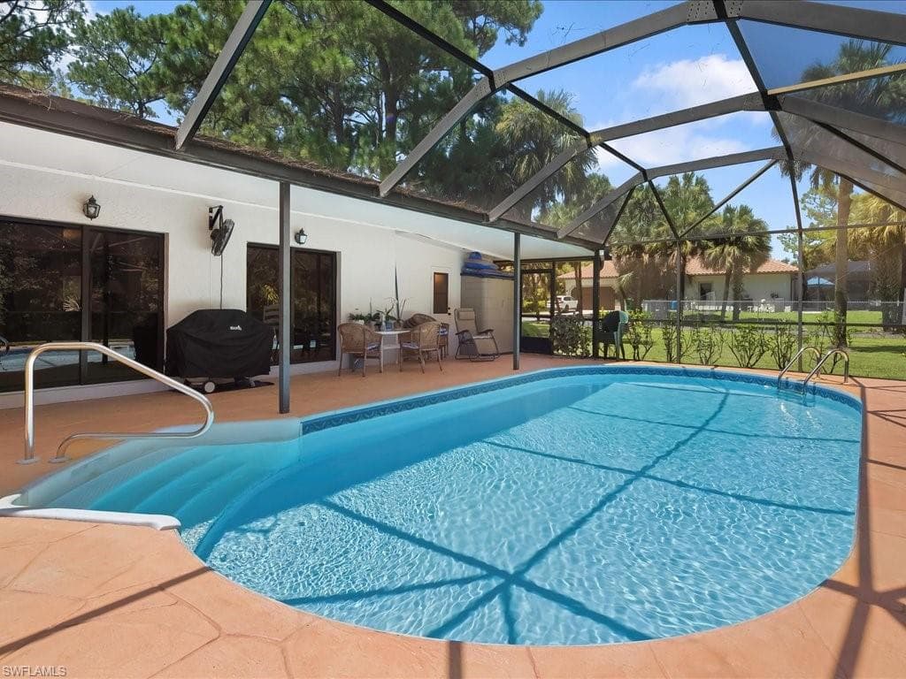 250 17th St NW, Naples, FL 34120-29