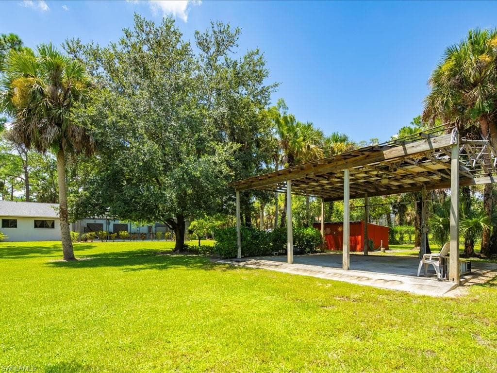 250 17th St NW, Naples, FL 34120-36