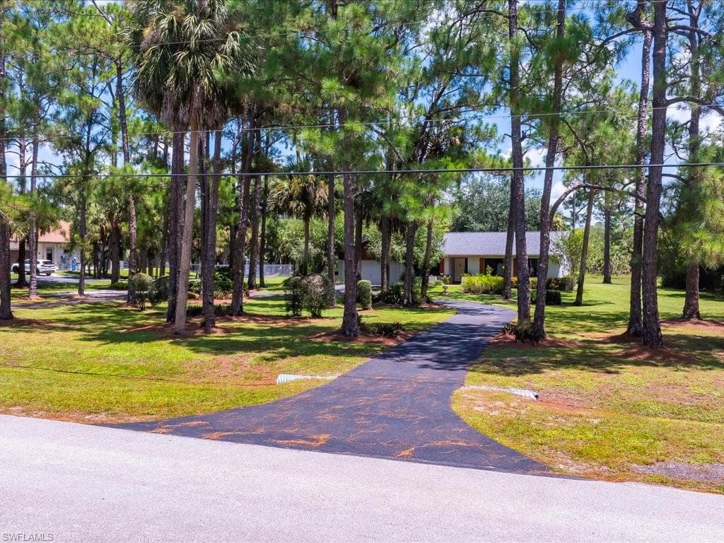 250 17th St NW, Naples, FL 34120-4