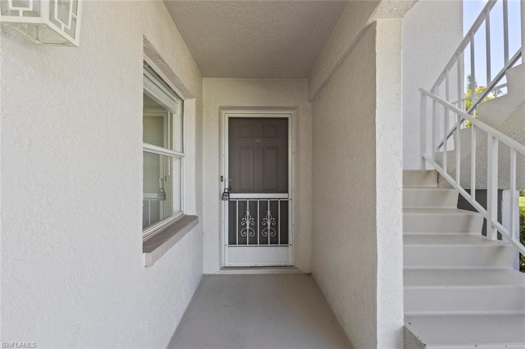 1350 Churchill Cir L104, Naples, FL 34116-3