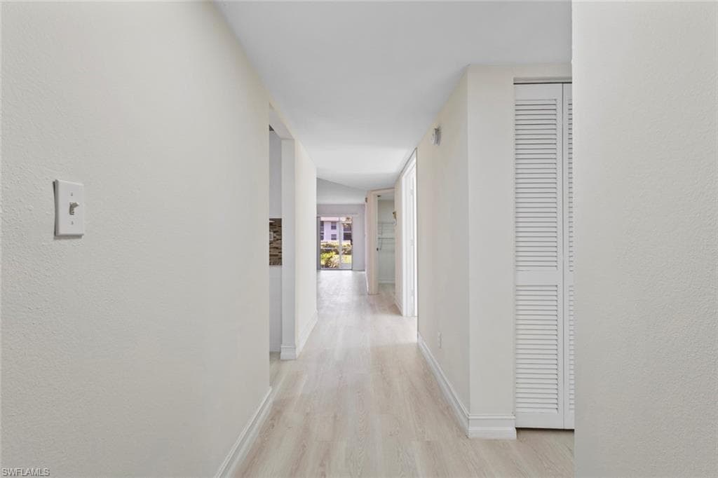 1350 Churchill Cir L104, Naples, FL 34116-4