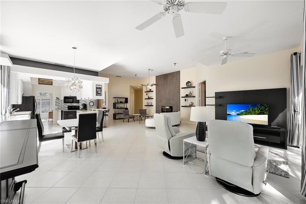 5972 Via Bella Ct, Naples, FL 34109-15