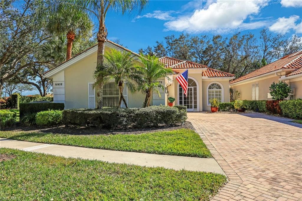 5972 Via Bella Ct, Naples, FL 34109-1