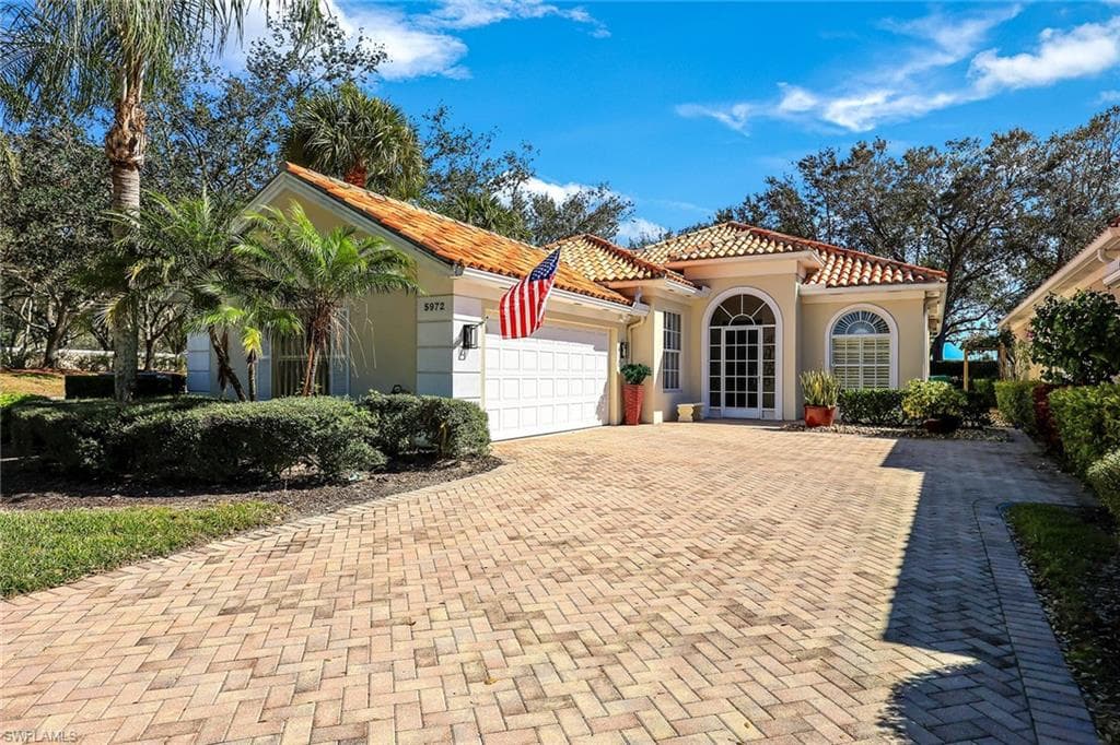 5972 Via Bella Ct, Naples, FL 34109-40