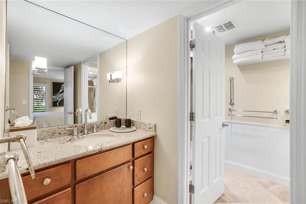 108 Wilderness Dr 132, Naples, FL 34105-34