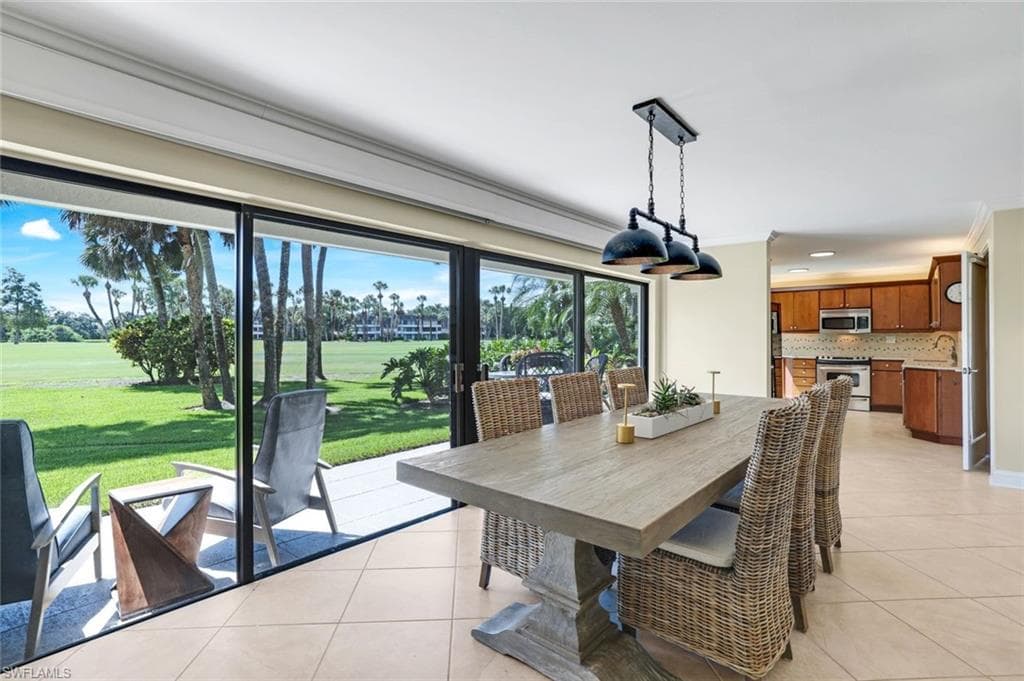 108 Wilderness Dr 132, Naples, FL 34105-2