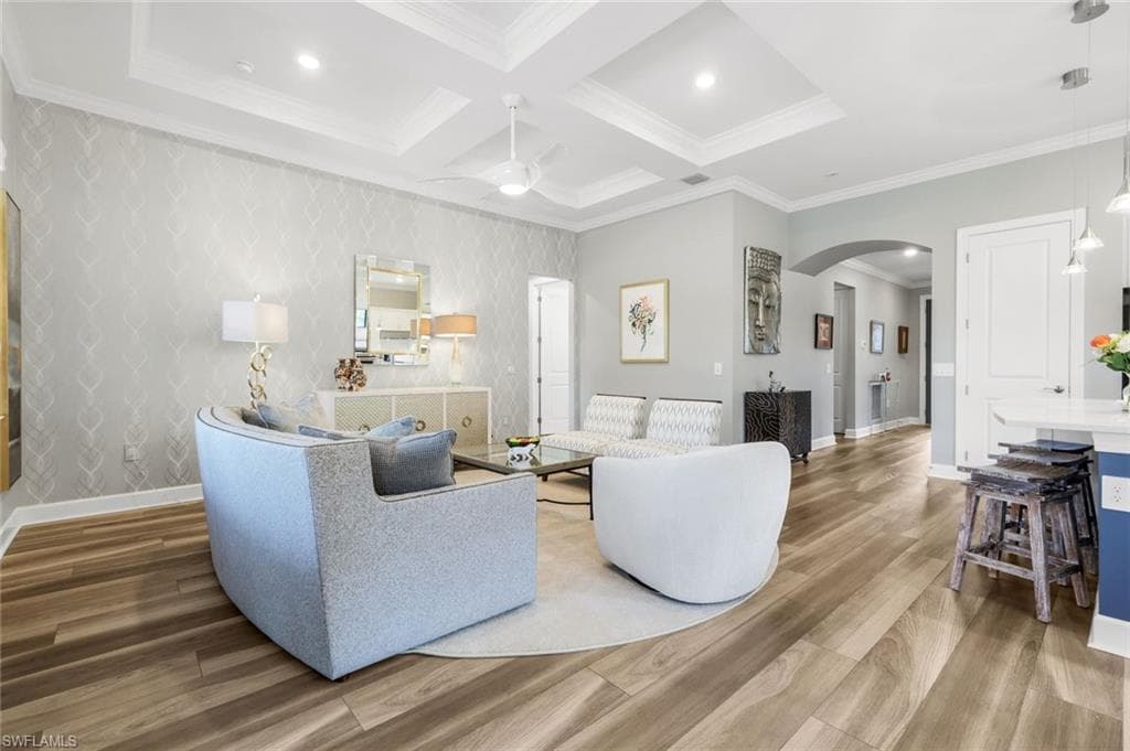 9721 Everglades Dr, Naples, FL 34120-9