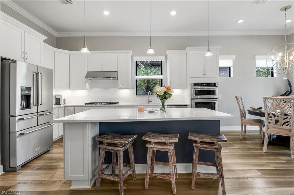 9721 Everglades Dr, Naples, FL 34120-10