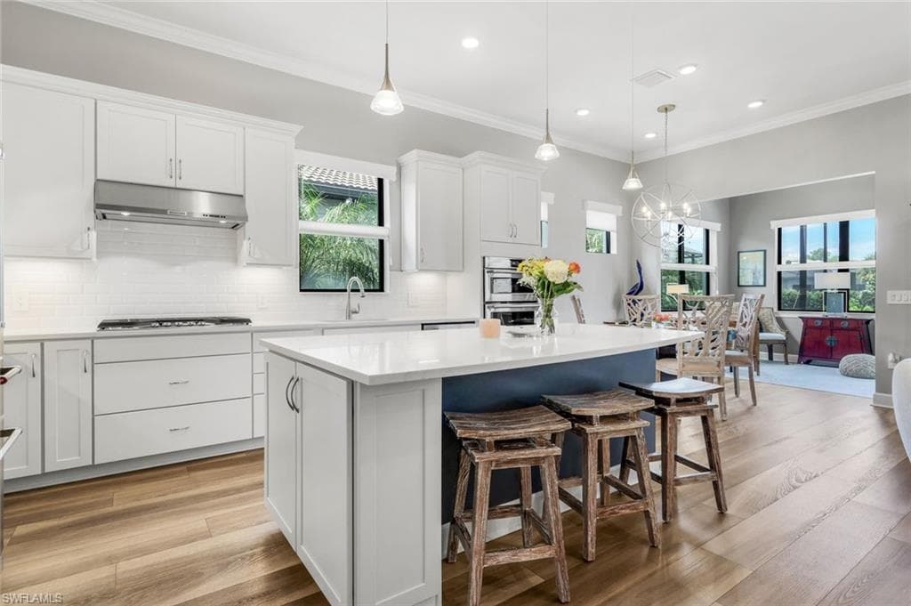 9721 Everglades Dr, Naples, FL 34120-13