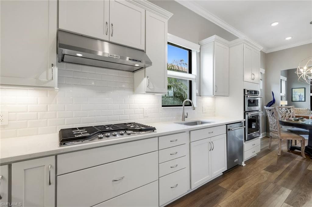 9721 Everglades Dr, Naples, FL 34120-15