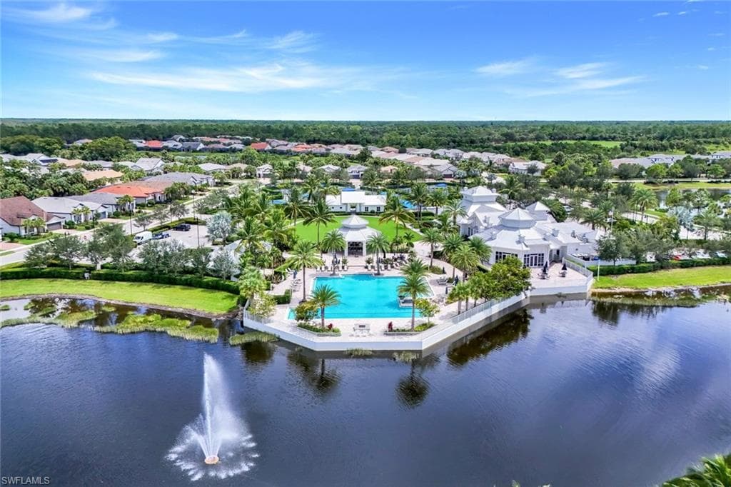 9721 Everglades Dr, Naples, FL 34120-32