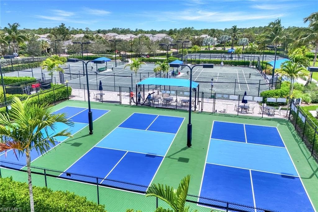 9721 Everglades Dr, Naples, FL 34120-37