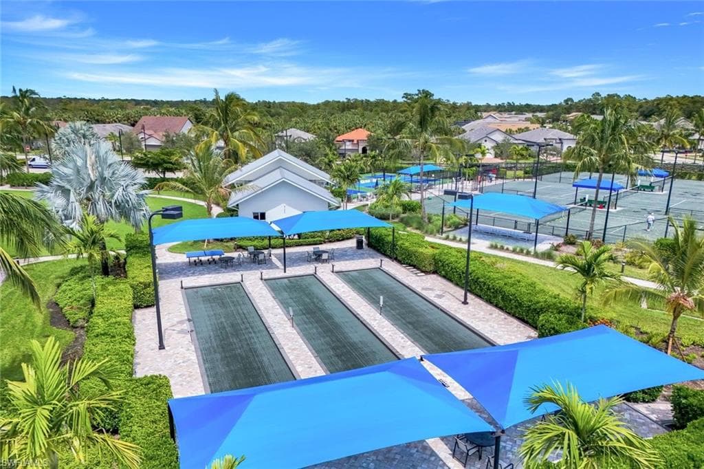 9721 Everglades Dr, Naples, FL 34120-38